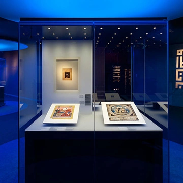 Fiber optic display lighting for Museum